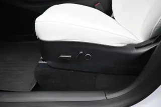 Tesla Model Y 2023 AWD Long Range 4dr Crossover