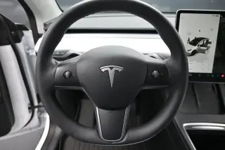 Tesla Model Y 2023 AWD Long Range 4dr Crossover