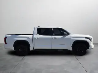 Toyota Tundra 2024 4x2 SR5 4dr CrewMax Cab Pickup SB