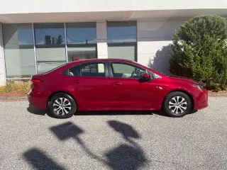 Toyota Corolla Híbrido 2022 LE 4dr Sedán