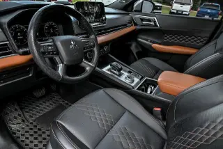 Mitsubishi Outlander 2024 AWD SEL 4dr SUV