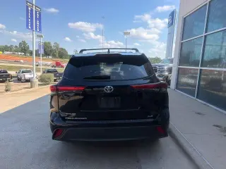 Toyota Highlander 2022 XLE 4dr SUV