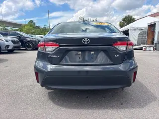 Toyota Corolla 2024 LE 4dr Sedán