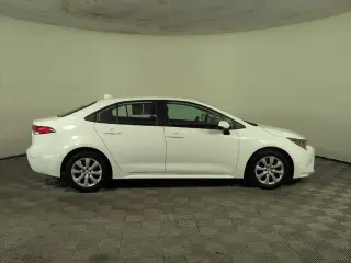 Toyota Corolla 2024 LE 4dr Sedán