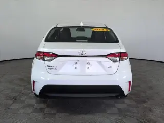 Toyota Corolla 2024 LE 4dr Sedán