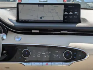 Genesis GV70 2025 AWD 2.5T Standard 4dr SUV