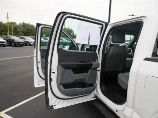 Ford F-150 2021 4x4 XL 4dr SuperCrew con cabina de 5.5 pies de largo
