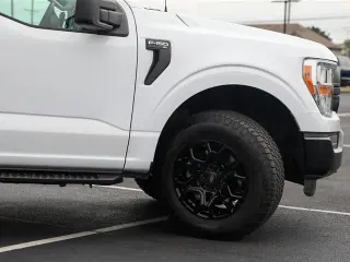 Ford F-150 2021 4x4 XL 4dr SuperCrew con cabina de 5.5 pies de largo