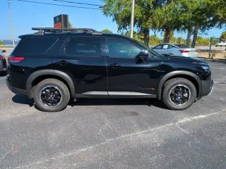 Nissan Pathfinder 2025 AWD Rock Creek 4dr SUV