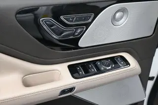 Lincoln Aviator 2022 AWD Reserve 4dr SUV