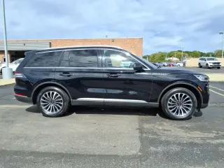 Lincoln Aviator 2023 AWD Reserve 4dr SUV