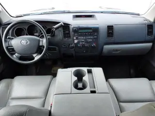 Toyota Tundra 2013 4x4 Grado 4dr Doble Cabina Pickup SB (4.6L V8)