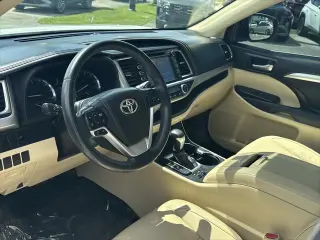 Toyota Highlander 2014 XLE 4dr SUV