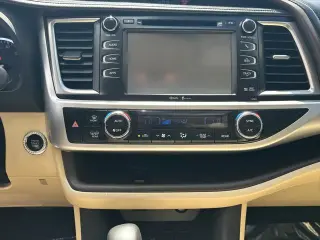 Toyota Highlander 2014 XLE 4dr SUV