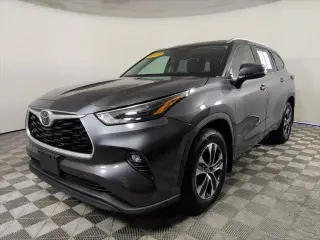 Toyota Highlander 2022 AWD XLE 4dr SUV