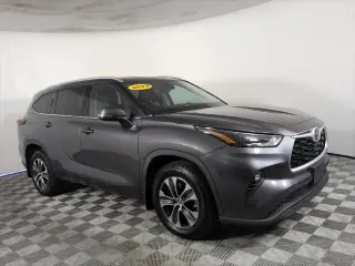 Toyota Highlander 2022 AWD XLE 4dr SUV