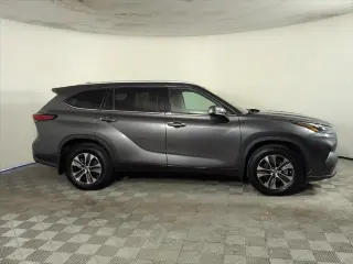Toyota Highlander 2022 AWD XLE 4dr SUV