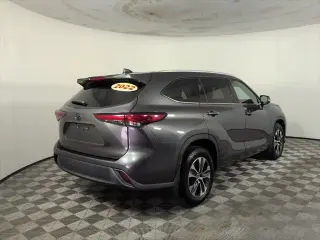 Toyota Highlander 2022 AWD XLE 4dr SUV