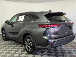 Toyota Highlander 2022 AWD XLE 4dr SUV