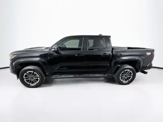 Toyota Tacoma 2024 4x4 SR5 4dr Double Cab 5.0 ft SB
