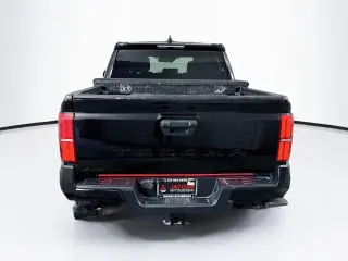 Toyota Tacoma 2024 4x4 SR5 4dr Double Cab 5.0 ft SB