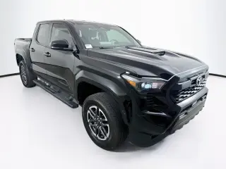 Toyota Tacoma 2024 4x4 SR5 4dr Double Cab 5.0 ft SB