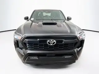 Toyota Tacoma 2024 4x4 SR5 4dr Double Cab 5.0 ft SB