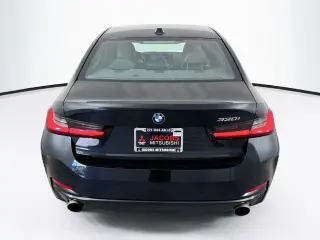 BMW 3 Series 2024 330i Sedán 4 puertas