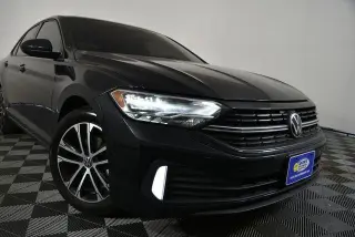 Volkswagen Jetta 2023 Deportivo 4dr Sedán 8A