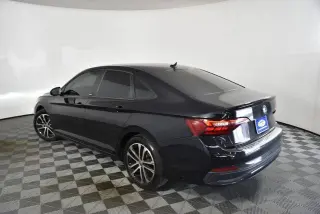 Volkswagen Jetta 2023 Deportivo 4dr Sedán 8A