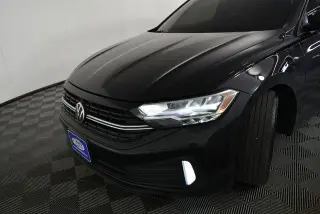 Volkswagen Jetta 2023 Deportivo 4dr Sedán 8A