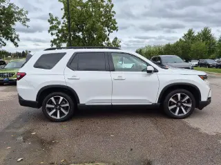 Honda Pilot 2024 AWD Touring 4dr SUV