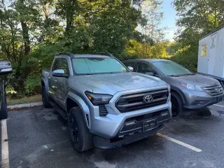 Toyota Tacoma 2024 4x4 SR5 4dr Double Cab 6.1 ft LB