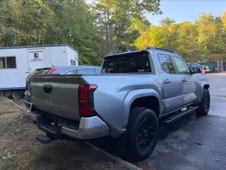 Toyota Tacoma 2024 4x4 SR5 4dr Double Cab 6.1 ft LB