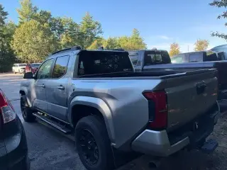 Toyota Tacoma 2024 4x4 SR5 4dr Double Cab 6.1 ft LB