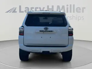Toyota 4Runner 2018 4x4 SR5 Premium 4dr SUV