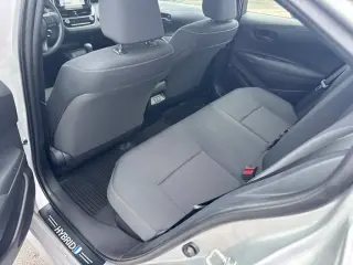 Toyota Corolla Híbrido 2025 SE 4dr Sedán