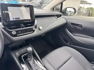 Toyota Corolla Híbrido 2025 SE 4dr Sedán