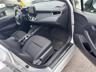 Toyota Corolla Híbrido 2025 SE 4dr Sedán