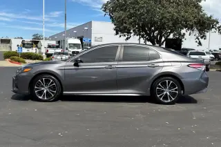 Toyota Camry 2020 SE 4dr Sedán