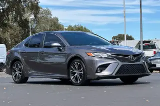 Toyota Camry 2020 SE 4dr Sedán