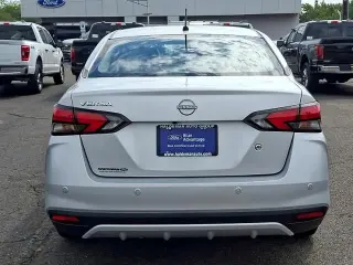 Nissan Versa 2023 S 4 puertas Sedán CVT