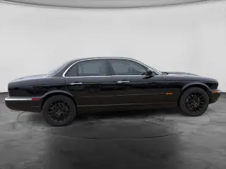 Jaguar XJ-Series 2004 XJ8 4dr Sedan