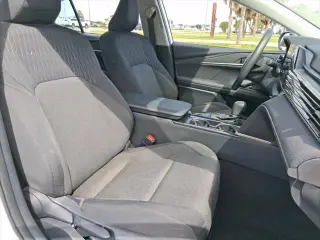 Toyota Camry 2025 LE 4dr Sedán