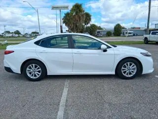 Toyota Camry 2025 LE 4dr Sedán
