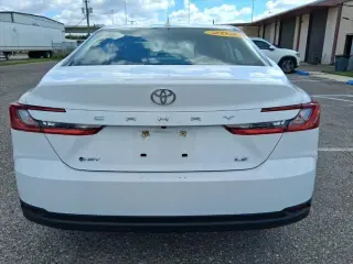 Toyota Camry 2025 LE 4dr Sedán