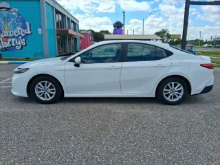 Toyota Camry 2025 LE 4dr Sedán