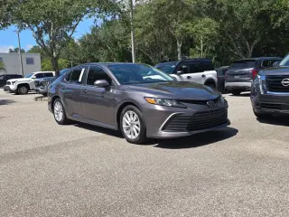 Toyota Camry 2024 LE 4dr Sedán