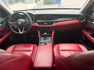 Alfa Romeo Stelvio 2019 AWD Base 4puertas Crossovér