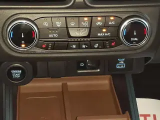 Ford Maverick 2023 AWD Lariat 4dr SuperCrew 4.5 ft. SB